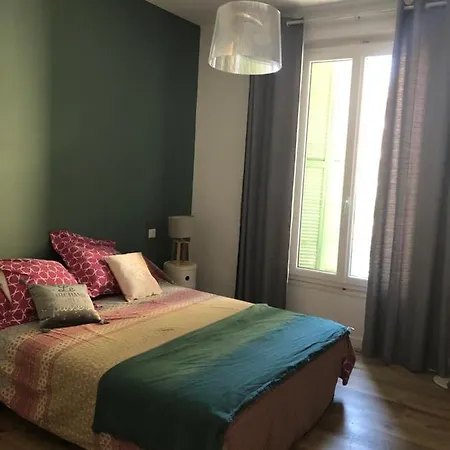 Tres Bel Meuble Classe 3 Etoiles Entierement Renove Et Climatise 50 M Centre Et 150 M * LʼÎle-Rousse