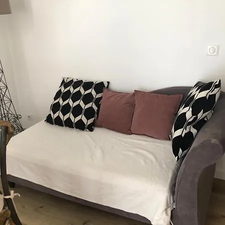 Lägenhet Tres Bel Meuble Classe 3 Etoiles Entierement Renove Et Climatise 50 M Centre Et 150 M LʼÎle-Rousse